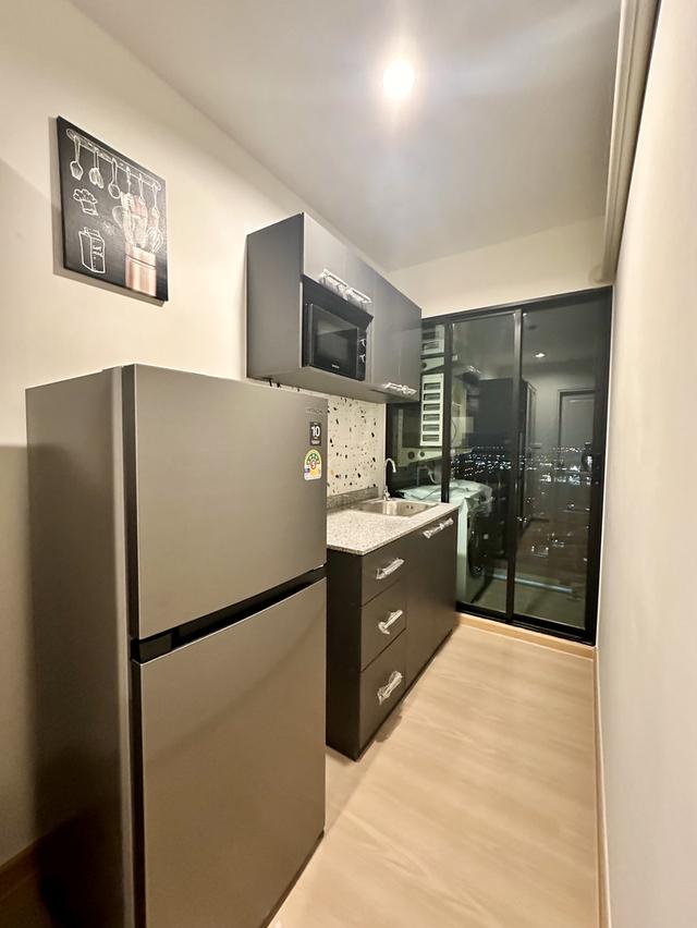เช่าคอนโด เทอร์ร่า เรสซิเดนซ์ ห้องใหม่พร้อมเข้าอยู่คนแรกขนาด 30 ตร.ม. 1 ห้องนอน 1 ห้องนั่งเล่น 1 ห้องน้ำ มีระเบียง วิวสูง ชั้น 27 ไม่บดบัง อง 4