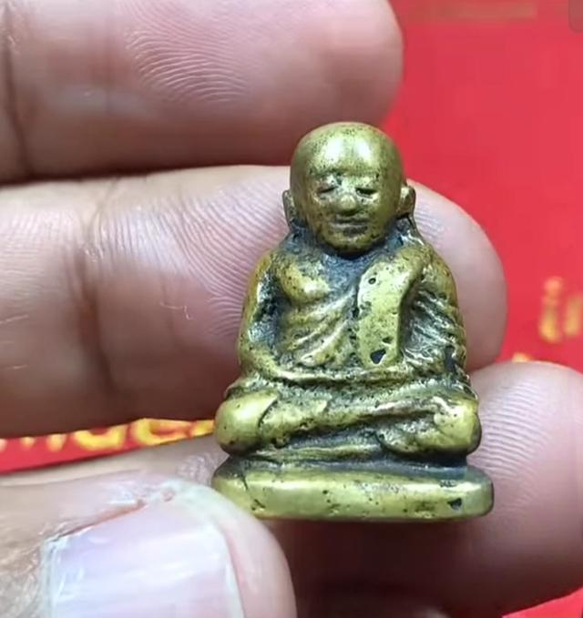 หลวงพ่อเงิน พิมพ์นิยมแท้ 100% 