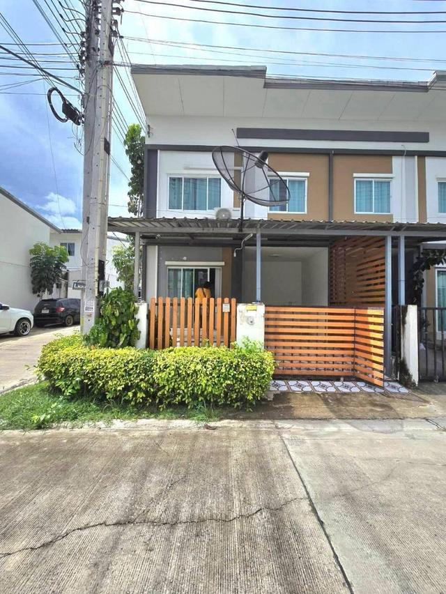 ขายทาวน์เฮ้าส์ หลังมุม ทำเลทอง โครงการ ไลโอ บลิสซ์ ระยอง–อมตะซิตี้