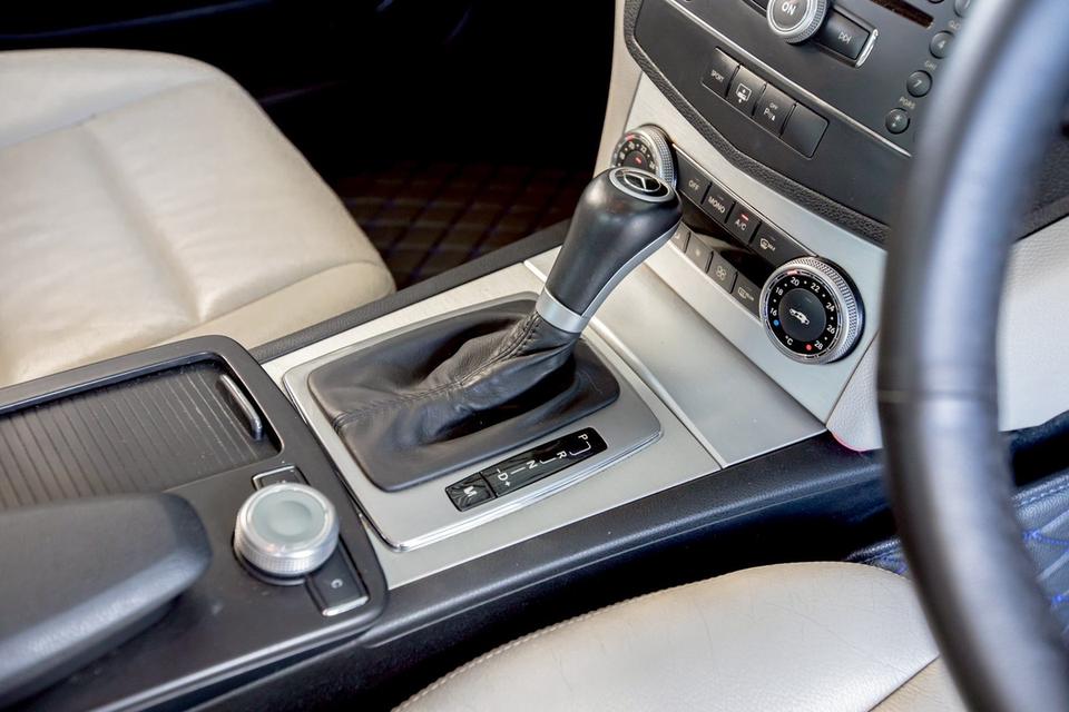 Benz C250 ปี 2013 สีรถสวย สภาพดีมากๆ  19