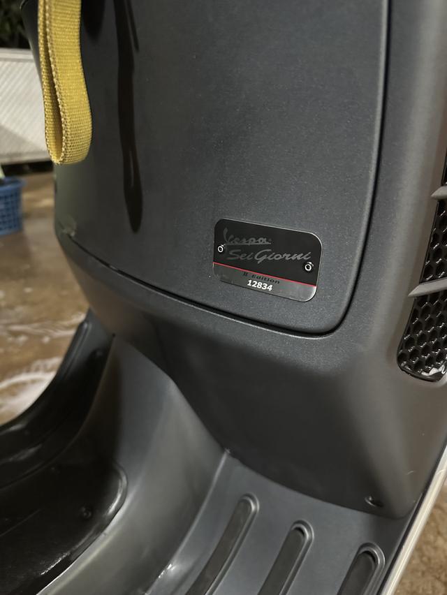 ขาย รุ่น Vespa Sei Giorni II Edition 300 HPE