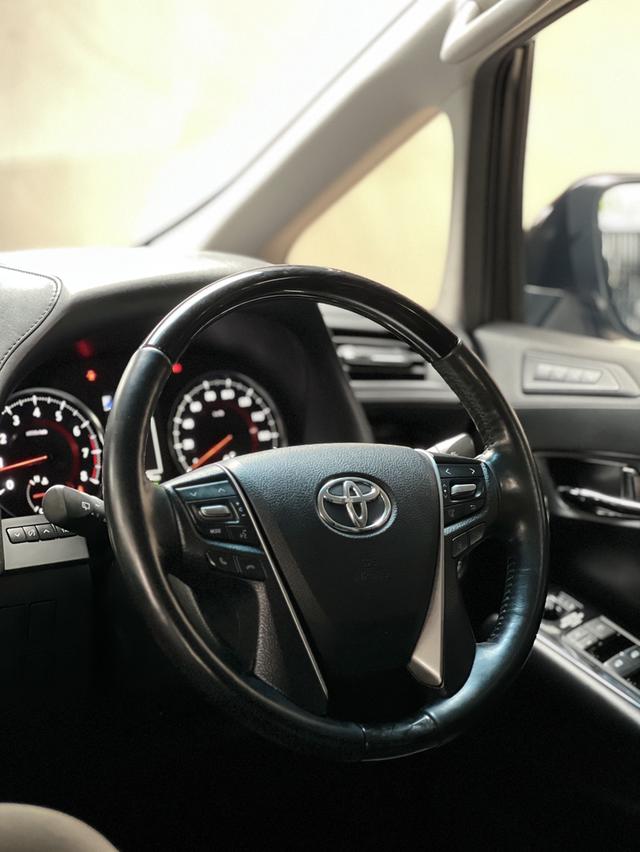 Toyota Alphard 2.5 SC Package 6