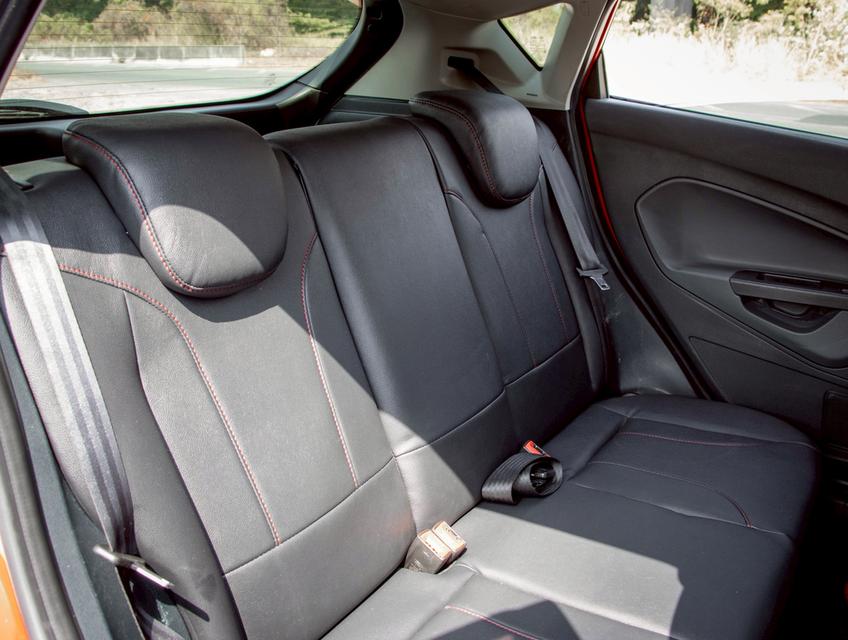 FORD FIESTA 1.5 Sport Hatchback ปี2013 รถสวย สภาพพร้อมใช้งาน ผ่อนสบายกระเป๋า 11