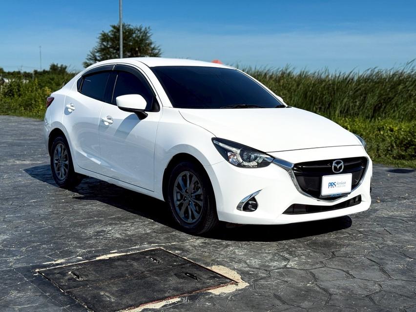 Mazda 2 1.3 High Plus 4 ประตู ปี 2018 สีขาวมุก มือเดียวป้ายแดง