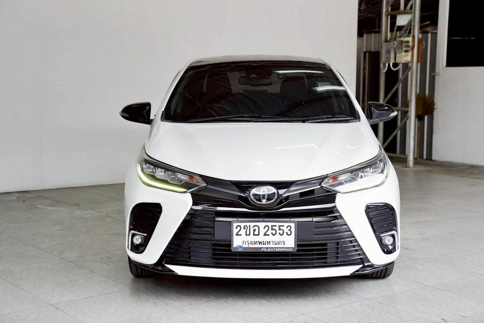 TOYOTA YARIS ATIV 1.2  SPORT PREMIUM AT ปี 2021 จด 2022 สีขาว