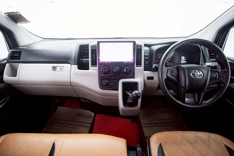 TOYOTA COMMUTER 2.8 2020