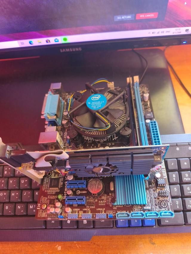 เมนบอร์ดรุ่นเก่า i3gan2