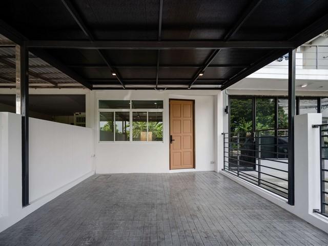 ให้เช่าทาวน์โฮม 3 ชั้น 206 ตรม. 4 ห้องนอน รีโนเวทใหม่ ลาดพร้าว–นาคนิวาส ใกล้เลียบด่วน 3