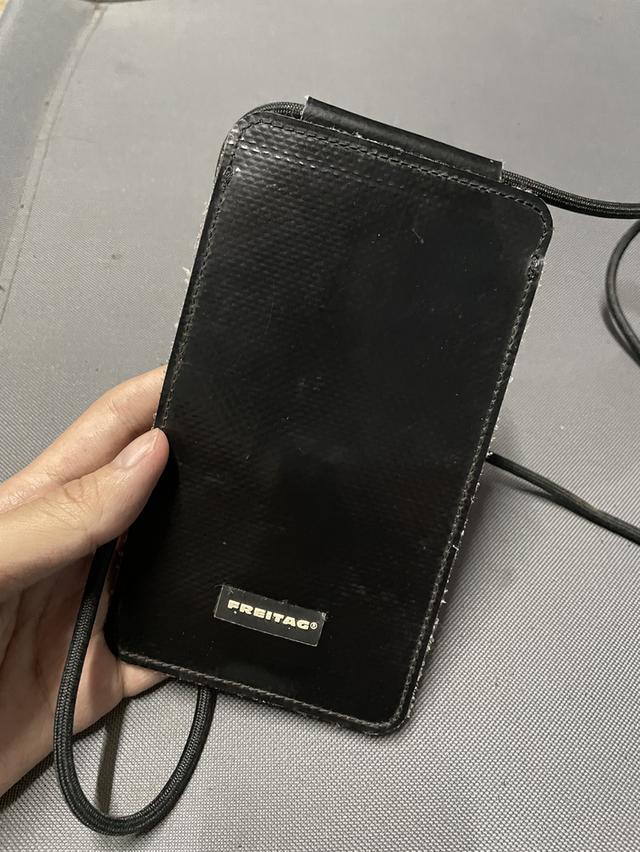 Freitag รุ่น fox สีดำ