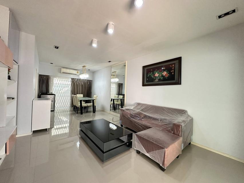 รหัสC7033 ให้เช่าทาวน์โฮม 3ชั้น โครงการบ้านกลางเมือง สุขุมวิท 77 เฟอร์นิเจอร์บิ้วอินทั้งหลัง พร้อมเข้าอยู่ 5