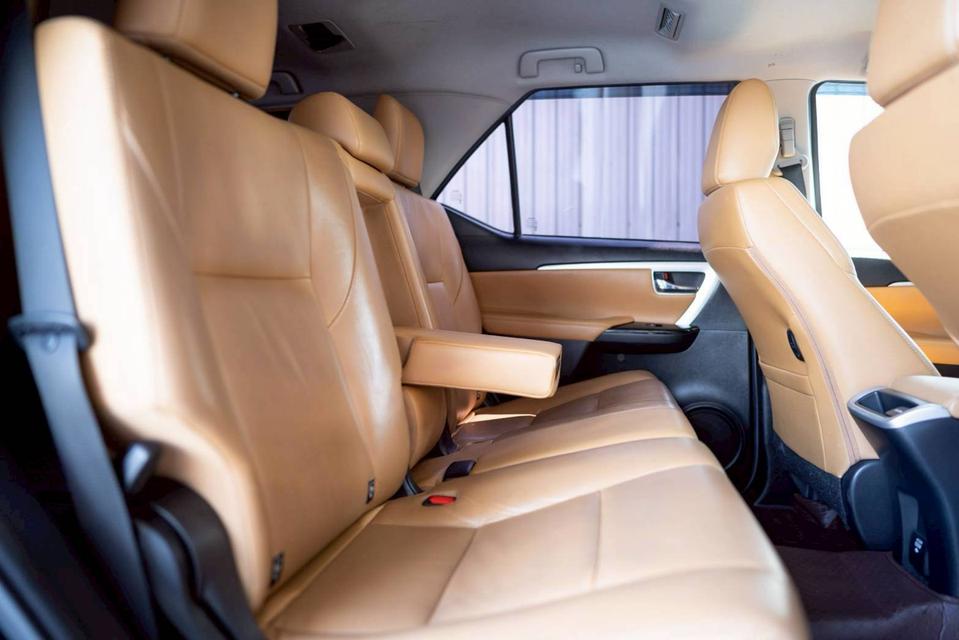 Toyota Fortuner 2.8V 4wd ปี16 รูปที่ 12