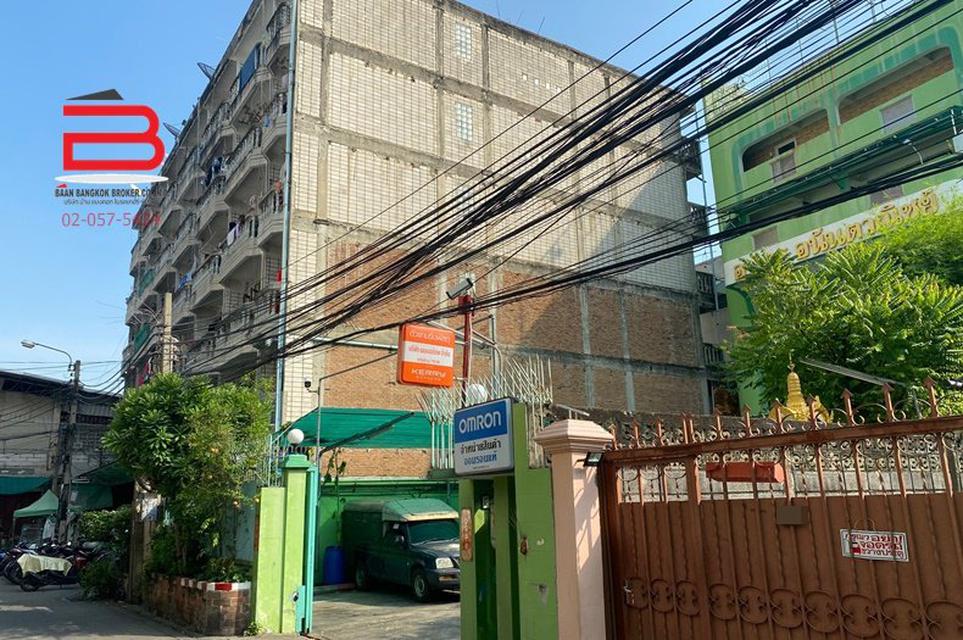 อพาร์ทเม้นท์ สูง 5 ชั้น ซอยจันทน์ 32 ถนนเจริญราษฎร์ เขตสาทร 1