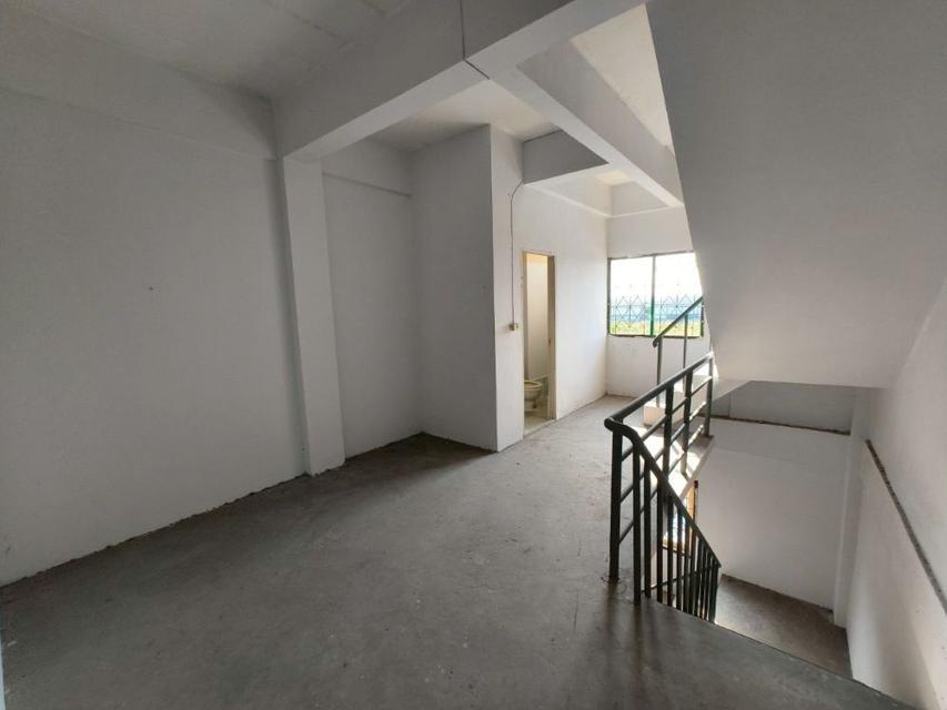 ให้เช่าหรือขาย อาคารพาณิชย์ 4 ชั้น 2 คูหา  คูหาละ 20 ตร.ว. ติดถนนเศรษฐกิจ 1 ตำบลนาดี เมืองสมุทรสาคร  8