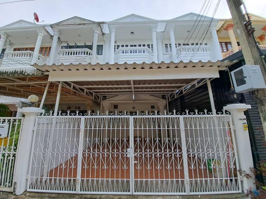 ให้เช่าบ้านทาวน์เฮ้าส์ ถนนประชาอุทิศ 3ชั้น 4ห้องนอน 3ห้องน้ำ จอดรถได้2คัน ใกล้พาณิชเชตุพน ใกล้ทางด่วน เดินทางสะดวก 1