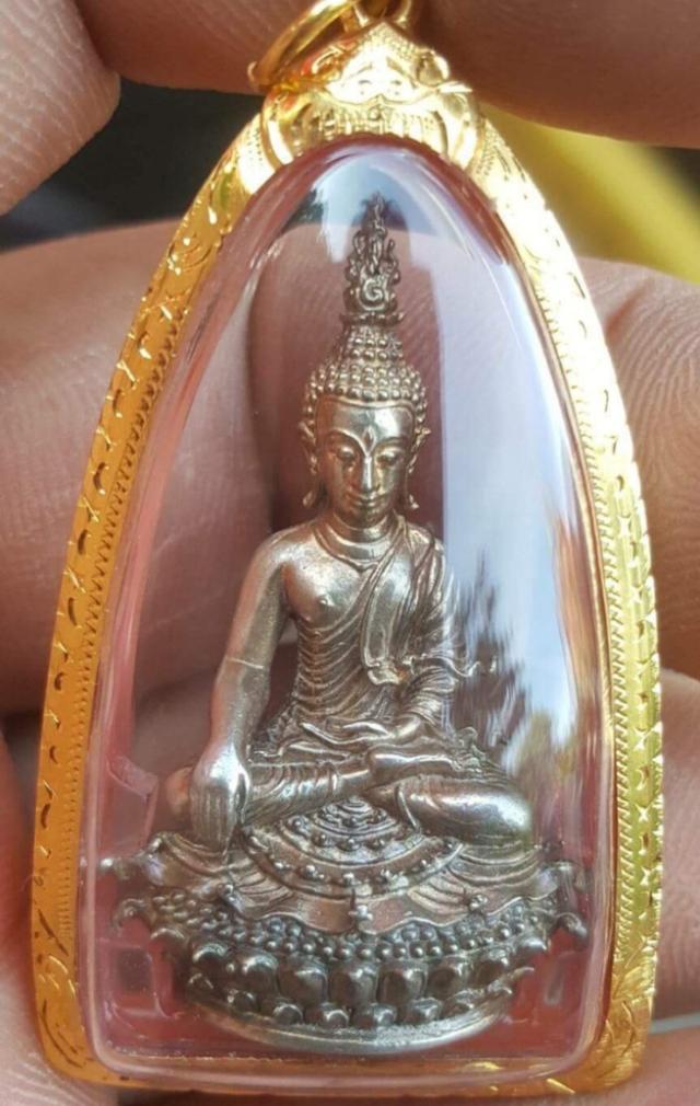 พระพุทธเลี่ยมทอง