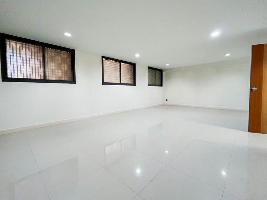 ขาย อาคารพาณิชย์ ไชน่าทาวน์ ศาลายา 50 ตรว. 4 ชั้น ติดถนนบรมราชชนนี ใกล้ เซ็นทรัลศาลายา 6