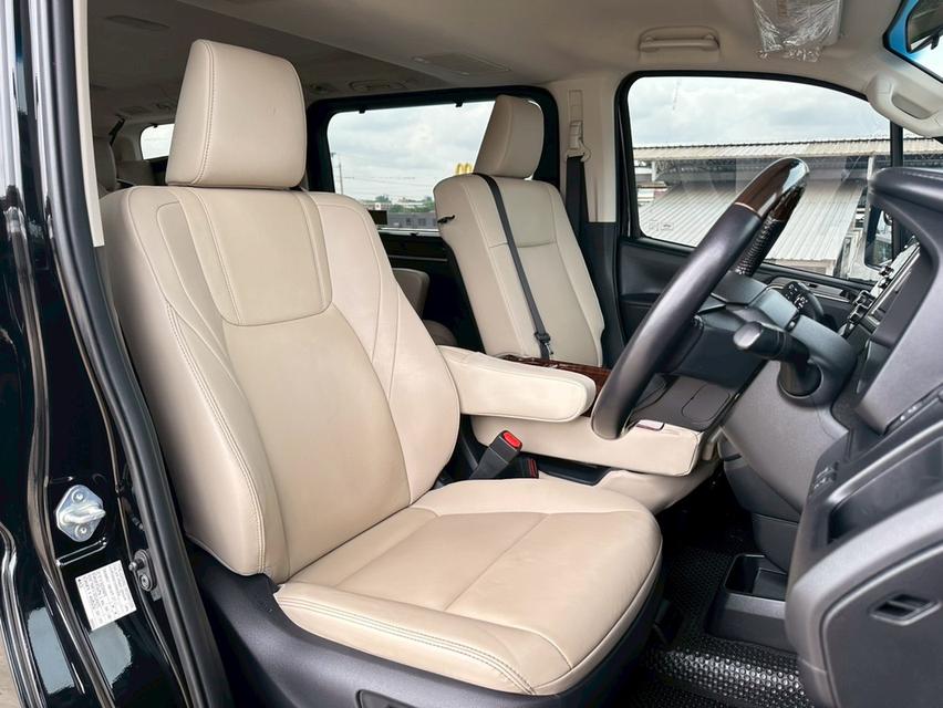 TOYOTA Majesty Model Premium 2.8L Diesel VN Turbo 11