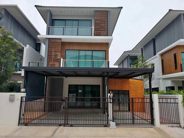 ให้เช่าบ้านเดี่ยว ใกล้รถไฟฟ้า สถานี ลาดพร้าว 101 สายสีเหลือง ศุภาลัยเอสเซนต์ ลาดพร้าว 107 ใกล้ เดอะมอล บางกะปิ , ห้างแมค