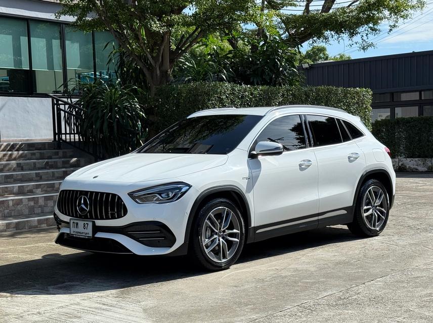 2022 BENZ GLA35 รถมือเดียวออกป้ายแดง สภาพป้ายแดง รถวิ่งน้อยเพียง 40,000 กม ไม่เคยมีอุบัติเหตุครับ