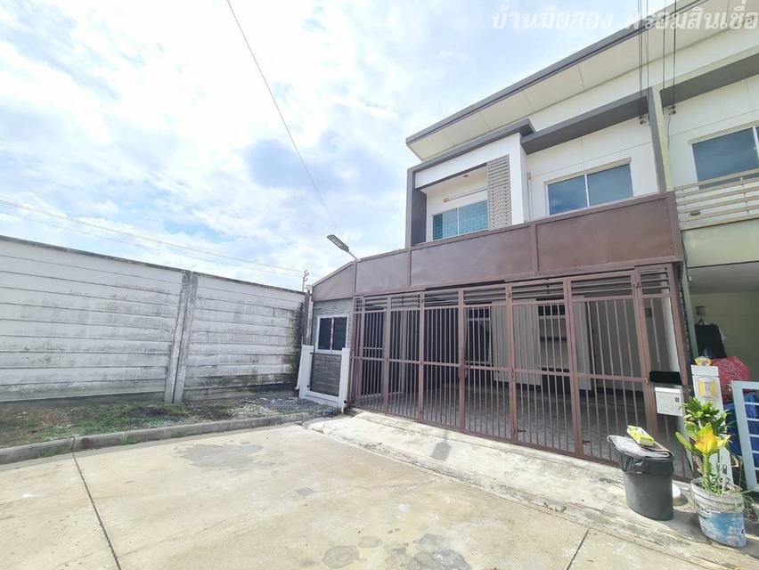 ขายด่วน หมู่บ้านฮาบิเทีย เลียบคลองสอง 2