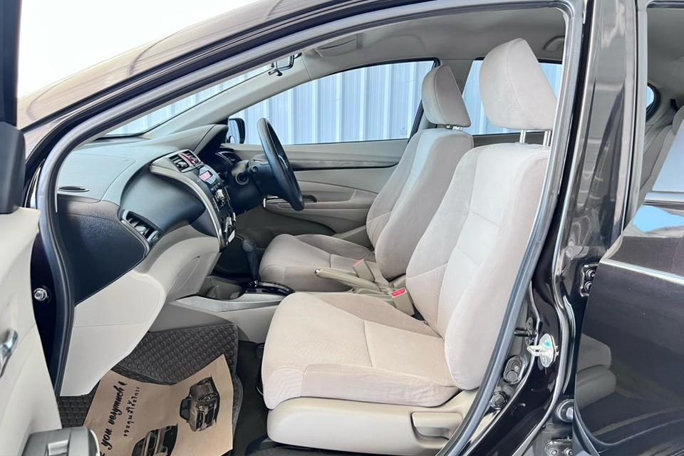 Honda City 1.5V เบนซิน-CNG เกียร์ออโต้ ปี2013 13