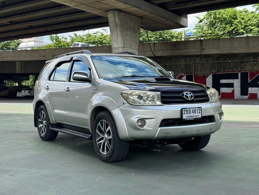 ขายรถ Toyota Fortuner 3.0V ปี 2010 สีเทา เกียร์ออโต้ 1