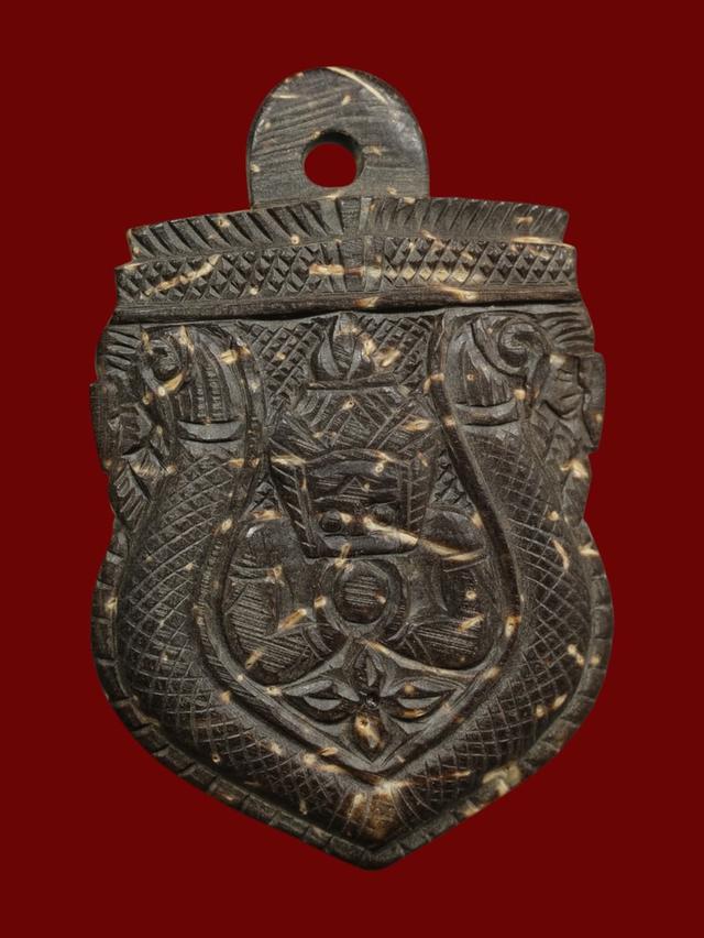 กะลาแกะหูอมจันทร์ หลวงพ่อน้อย วัดศรีษะทอง จ.นครปฐม