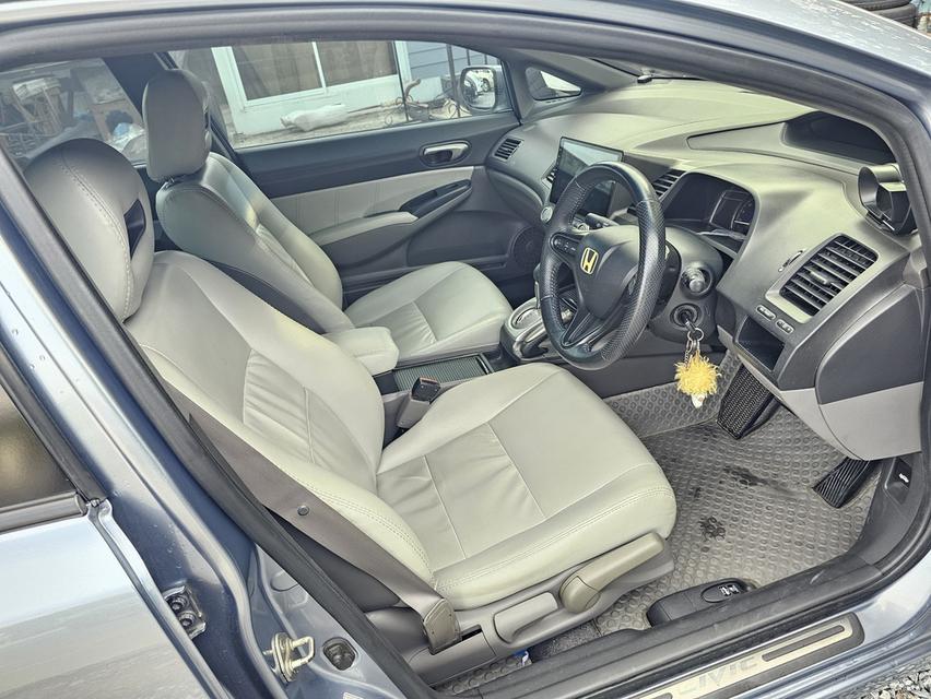 HONDA CIVIC FD 1.8 AIRBAG ABS AUTO ปี 2007 พร้อมเลขทะเบียนจอง 996 กทม มือเดียวป้ายแดงเครื่องดี เกียร์ดี ช่วงล่างดี สีสวย ภายในสวยเบาะหนัง รูปที่ 6