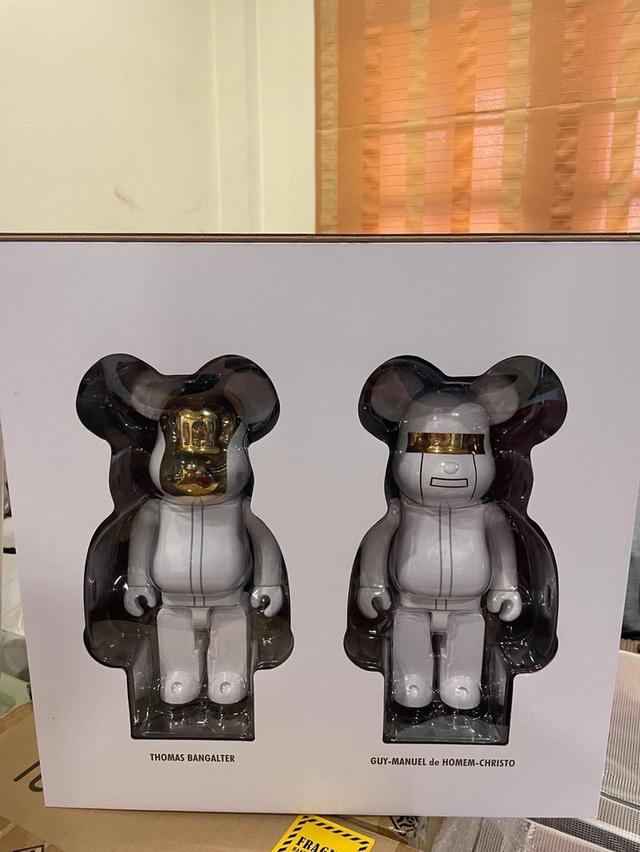 ส่งต่อ Bearbrick Draft Punk 2