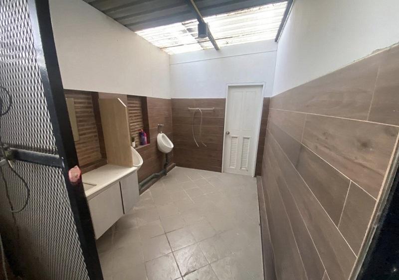 #ให้เช่าโกดังตำบลนราภิรมย์ บางเลน นครปฐม เนื้อที่ดิน: 1 งาน 81 ตารางวา  กว้างขวาง รถใหญ่เข้า-ออกสะดวก พื้นที่ใช้สอย 720 ตร.ม. โครงสร้างแข็งแรง 5