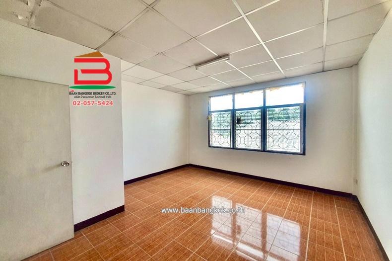 ทาวน์เฮาส์ หมู่บ้าน อยู่เจริญ 1 (คลอง 4 ลำลูกกา) เนื้อที่ 17 ตรว. ถนนรังสิต-นครนายก ต.บึงยี่โถ อ.ธัญบุรี จ.ปทุมธานี 7