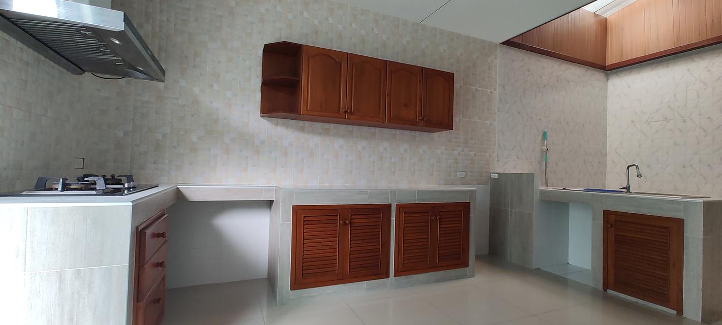 ทาวน์โอม 3 ชั้นครึ่ง ลาดพร้าว 25 แยกรัชดา-ลาดพร้าว เนื้อที่ 44 ตารางวา แปลงมุม กว้างมาก พร้อมอยู่ 8