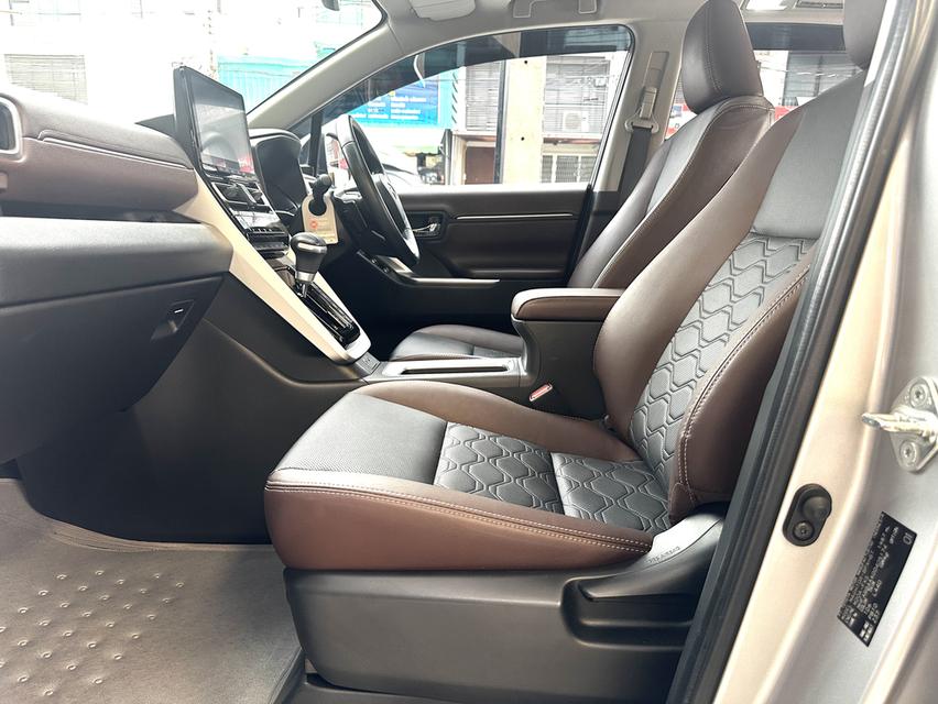 2023 TOYOTA INNOVA ZENIX 2.0 HEV PREMIUM ไมล์น้อย 11