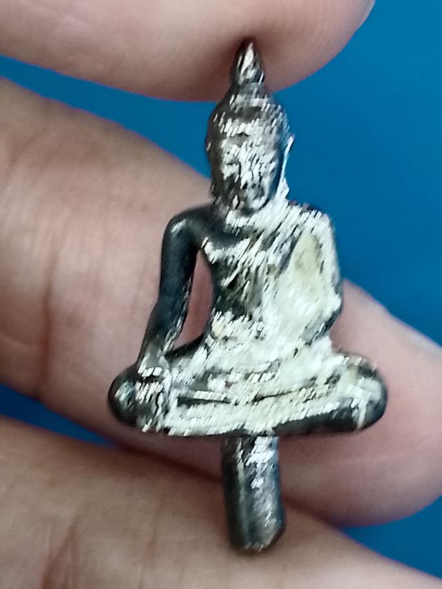 พระยอดธงเนื้อเงิน ไม่รู้ที่มา