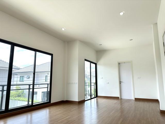 ขายบ้านเดี่ยว 2 ชั้น โครงการชีวารมย์ นครอินทร์ ที่ดิน 94.5 ตรว. บ้านเดี่ยว 2 ชั้น ที่ดิน 94.5 ตารางวา แบบบ้าน Sierra ห้องโถง Double Volume พื้นที่ใช้ส 5