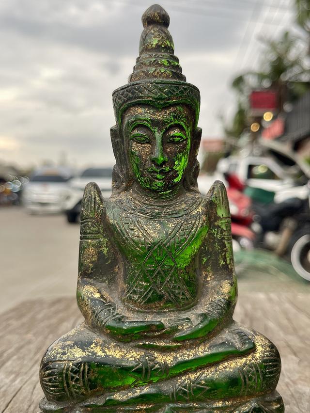พระแก้วมรกต พระแก้วหินจุยเจีย หินแท้แกะสลัก พระพุทธรูปทรงเครื่อง ศิลปะล้านนา รูปย่อยที่ 2