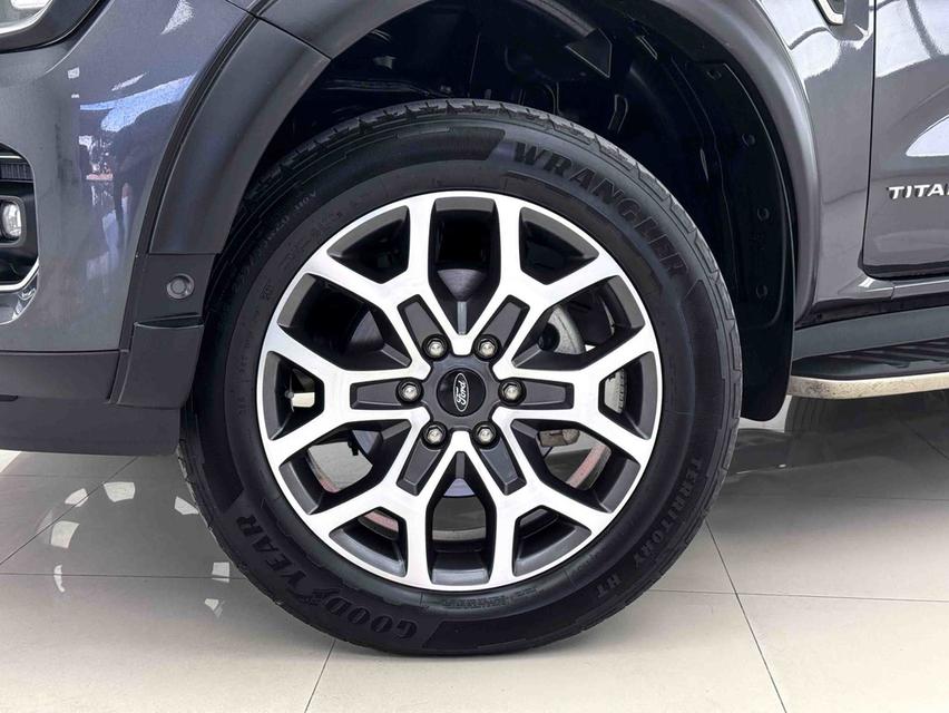 FORD EVEREST 2.0 TURBO TITANIUM PLUS 4WD ปี2023 สีเทา รูปที่ 18