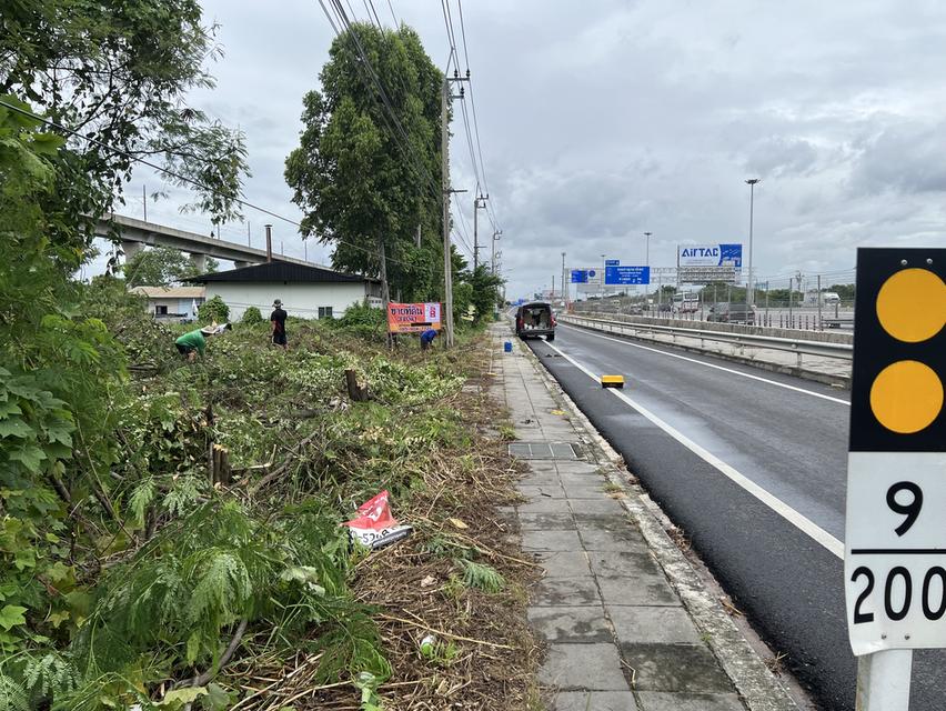 ที่ดินเลียบคู่ขนานมอเตอร์เวย์ขาเข้าเมือง 6