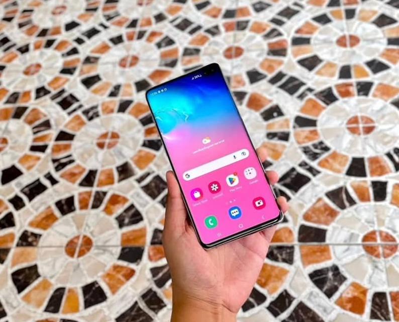 Samsung Galaxy S10 + สีขาว มือ 2 3