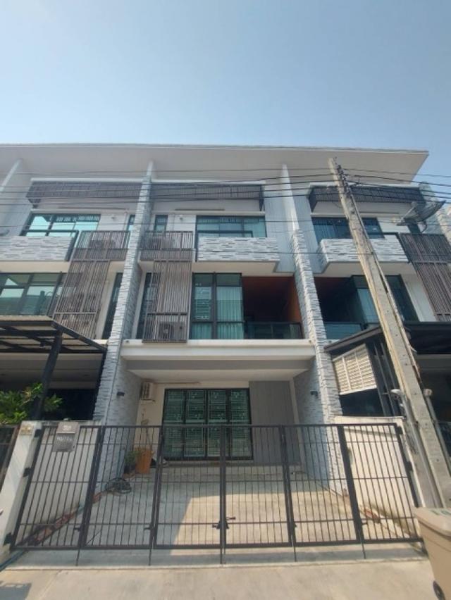 ให้เช่าทาวน์โฮม 3 ชั้น Plex Bangna โครงการติดถนนบางนาตราด กม.5 ใกล้เมกะบางนา 1