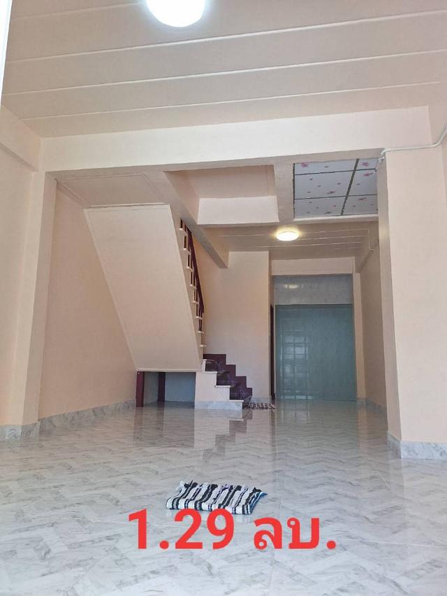 ขายถูก ทาวน์เฮ้าส์ 2 ชั้น ชุมชนประชาสำราญ หนองจอก รีโนเวทใหม่หมดทั้งหลัง 3