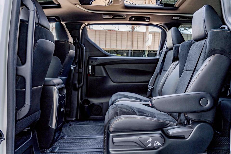 รหัสรถ NP561 รุ่นรถ : TOYOTA ALPHARD 2.5HYBRID S TYPE GOLDปีรถ : 2021 10