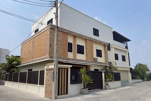 โฮมออฟฟิศ 3 ชั้น (รวมชั้นดาดฟ้า) เนื้อที่ 82 ตารางวา อ.บ้านบึง จ.ชลบุรี 2