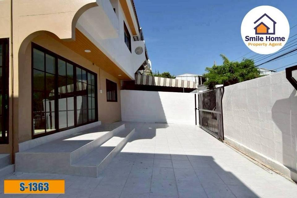 หมู่บ้านถาวรนิเวศน์2 ซอยบางนาตราด12 รีโนเวทใหม่ทั้งหลัง 2