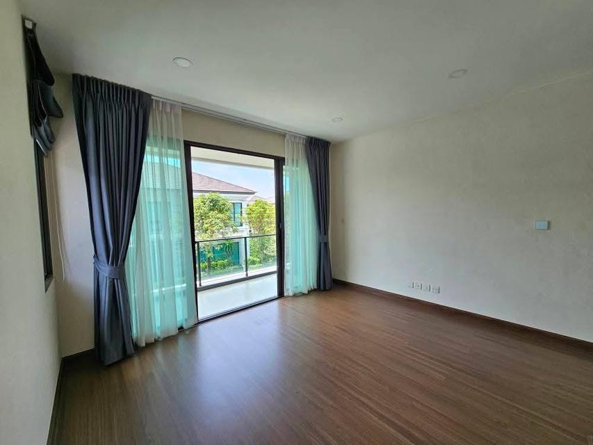ให้เช่า บ้านเดี่ยวสองชั้น The City -สะพานเจษฎาบดินทร์ เนื้อที่ใช้สอย 280 ตรม 4 ห้องนอน (มีห้องน้ำในตัวทุกห้อง) 5 ห้องน้ำ  13