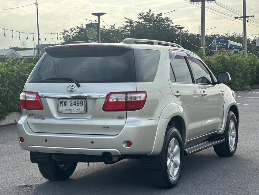 Toyota Fortuner 3.0V 4WD ปี 2010 สีบรอนซ์เงิน 4