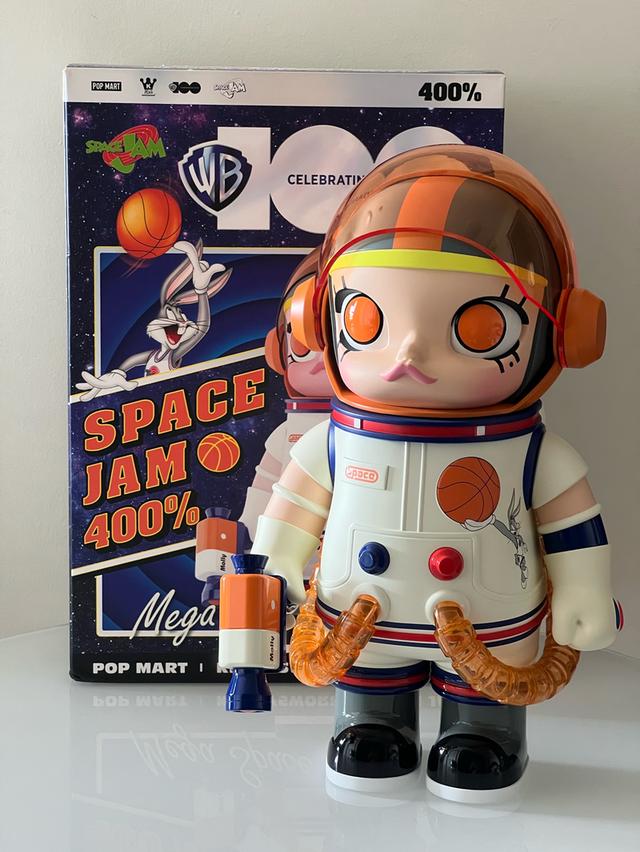 MEGA SPACE MOLLY 400% Space Jam