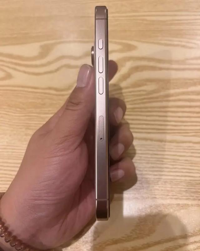 IPhone 16 Pro 256GB สี Desert 4