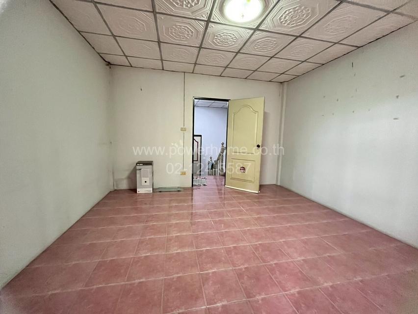 หมู่บ้านขจีนุช ลาดหลุมแก้ว ถนนราชพฤกษ์ ต.คลองพระอุดม อ.ลาดหลุมแก้ว จ.ปทุมธานี 14