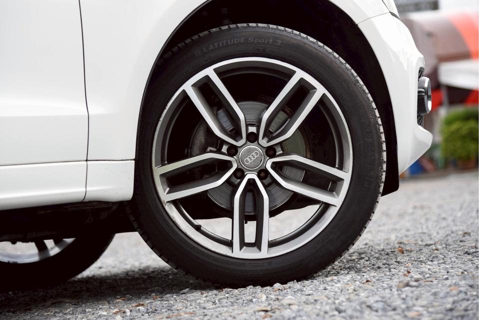 Audi Q5 2.0 TDI DPF Quattro AT 2011 13
